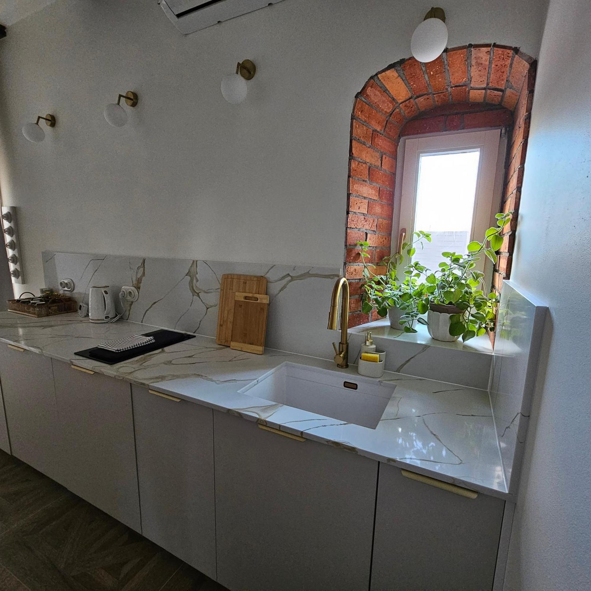 Krzywa Apartamenty ليدزبارك فارنيتسكي المظهر الخارجي الصورة